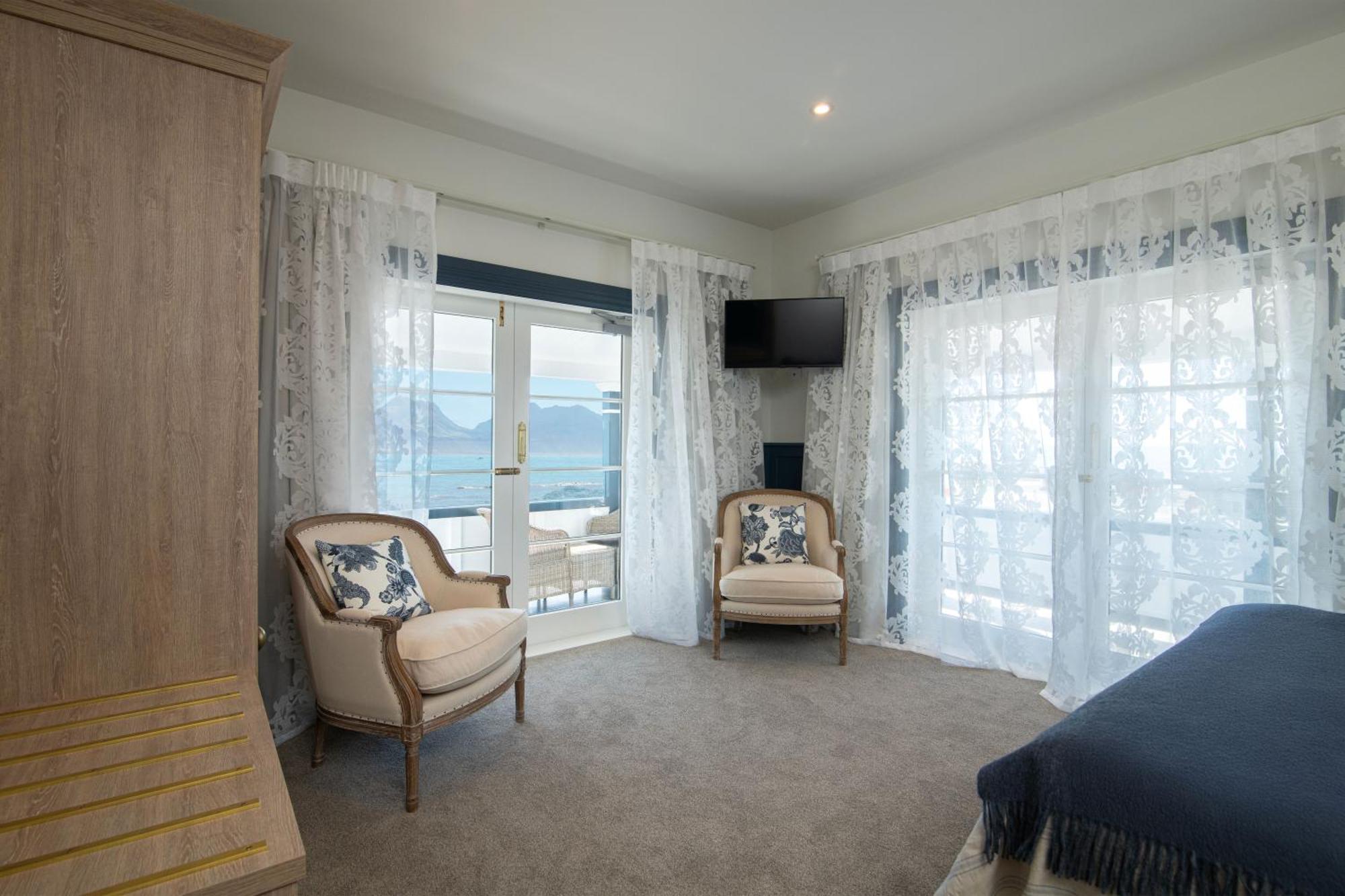 The Pier Hotel Kaikoura Exterior photo