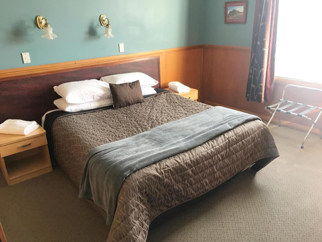 The Pier Hotel Kaikoura Exterior photo